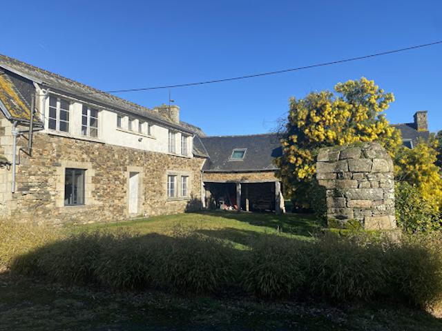 Vente Maison 10 pièces 441 m2 Ploëzal