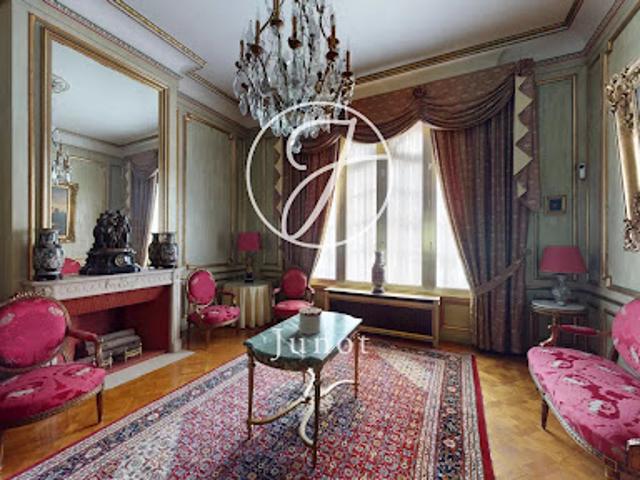 Vente Maison 10 pièces 470 m2 Lille