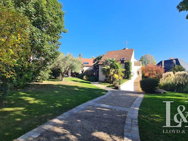 Vente Maison 10 pièces 482 m2 Verrieres le buisson
