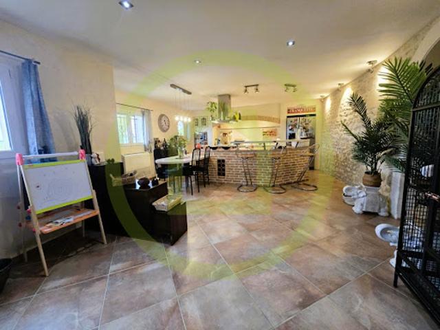 Vente Maison 10 pièces 484 m2 Mirambeau