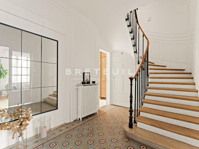 Vente Maison 10 pièces 423.5 m2 Paris 14ème