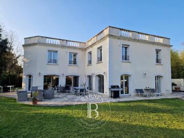 Vente Maison 10 pièces 426.52 m2 Saint Gratien