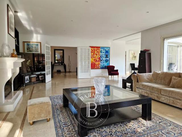 Vente Maison 10 pièces 426.52 m2 Saint Gratien