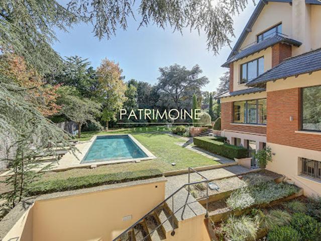 Vente Maison 10 pièces 584.31 m2 Garches