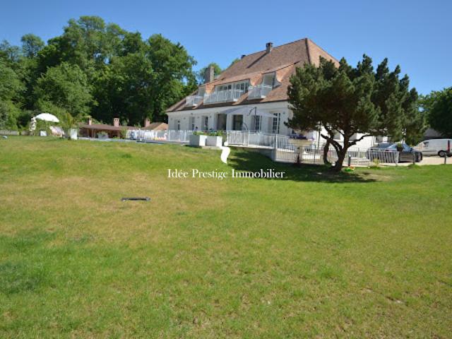 Vente Maison 10 pièces 585 m2 Dammarie les Lys