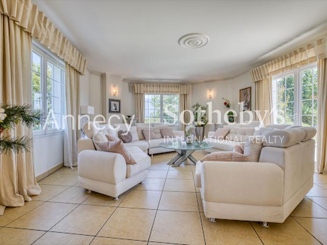 Vente Maison 10 pièces 517 m2 Chapeiry