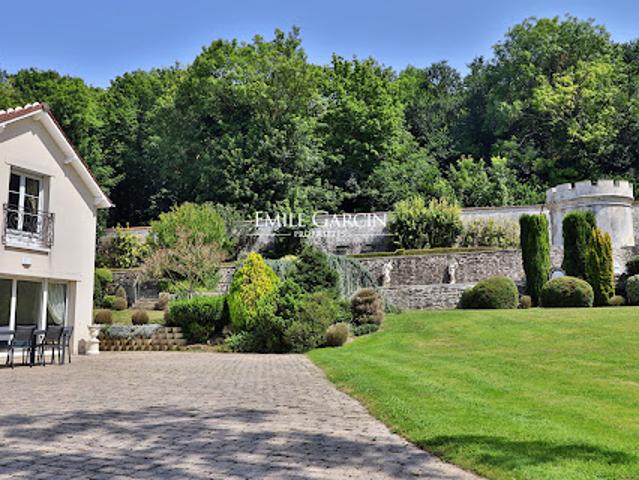 Vente Maison 10 pièces 523 m2 Magny en Vexin