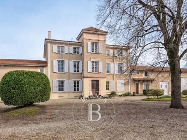 Vente Maison 10 pièces 600 m2 Feyzin