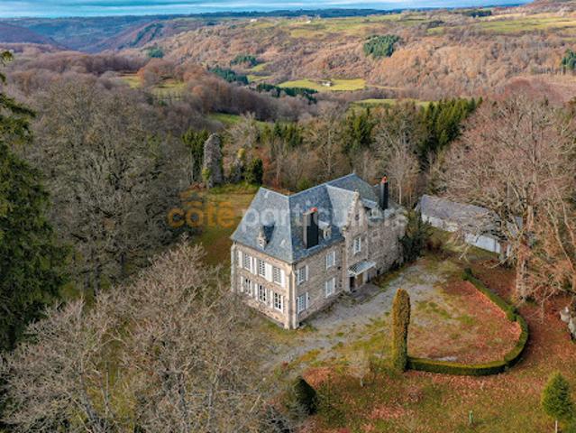 Vente Maison 10 pièces 720 m2 Marcenat
