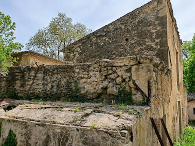 Vente Maison 10 pièces 850 m2 La Tour d'Aigues