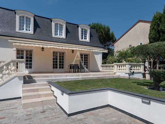 Vente Maison 11 pièces 160 m2 Champs sur Marne