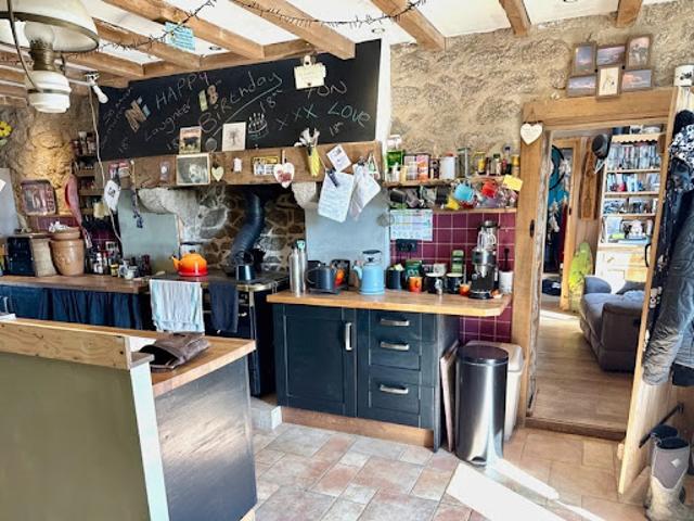 Vente Maison 11 pièces 187 m2 Bazelat