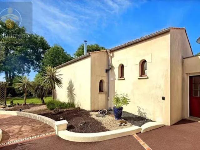 Vente Maison 11 pièces 195 m2 Legé