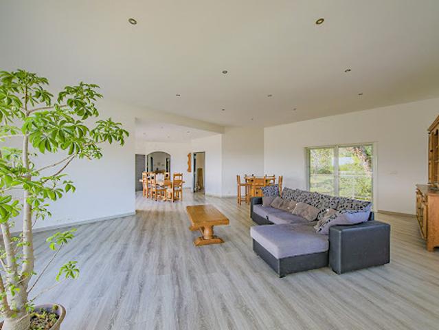 Vente Maison 11 pièces 243 m2 Biguglia