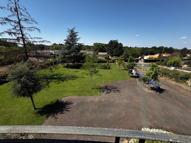 Vente Maison 11 pièces 248.42 m2 Saint Varent