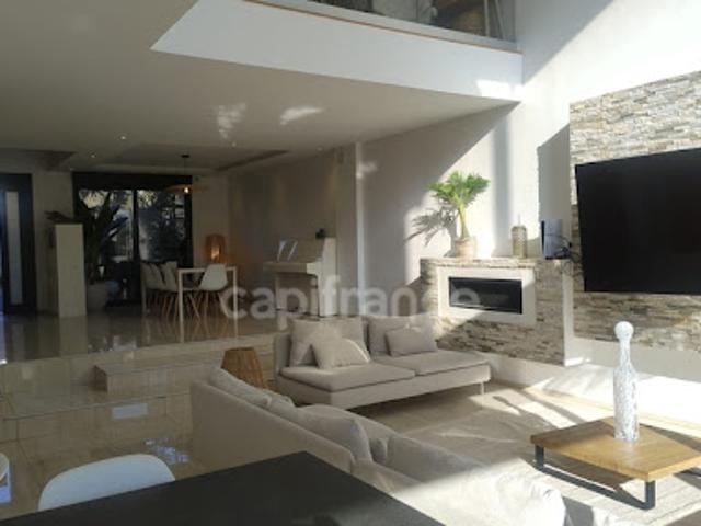 Vente Maison 11 pièces 253 m2 Groslay