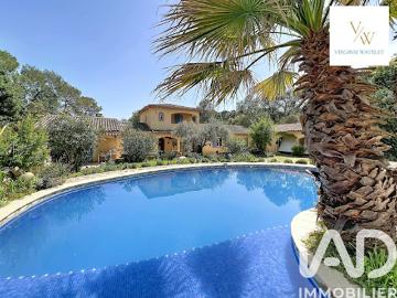 Vente Maison 11 pièces 257 m2 Saint Mathieu de Tréviers