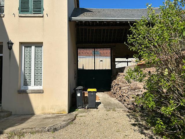 Vente Maison 11 pièces 255.92 m2 Yevre le chatel