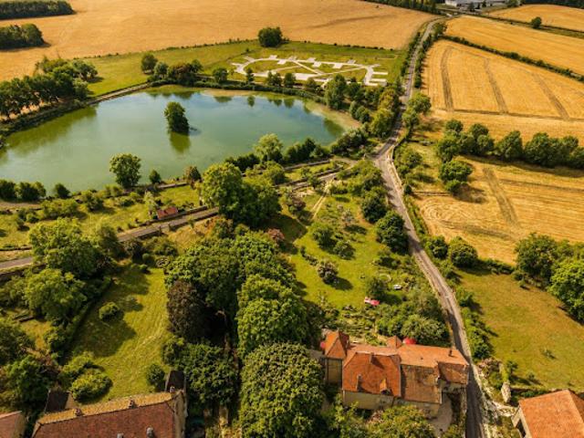 Vente Maison 11 pièces 255 m2 Montsaugeon