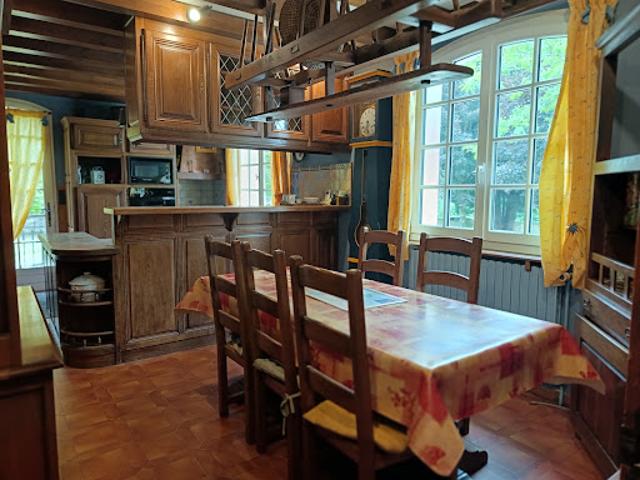 Vente Maison 11 pièces 267 m2 Eyjeaux