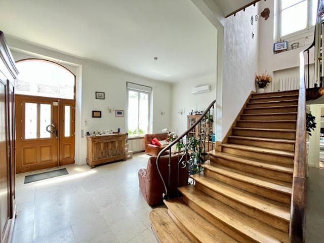 Vente Maison 11 pièces 276 m2 Pont sur Yonne