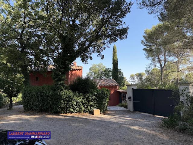Vente Maison 11 pièces 267 m2 Saint Marc Jaumegarde