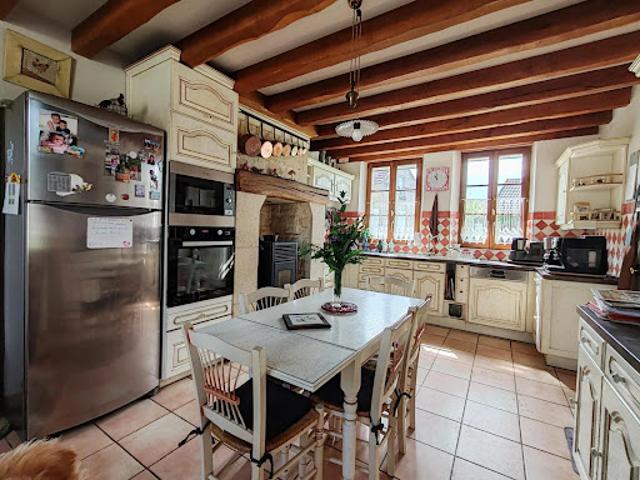 Vente Maison 11 pièces 265 m2 Crepy en valois