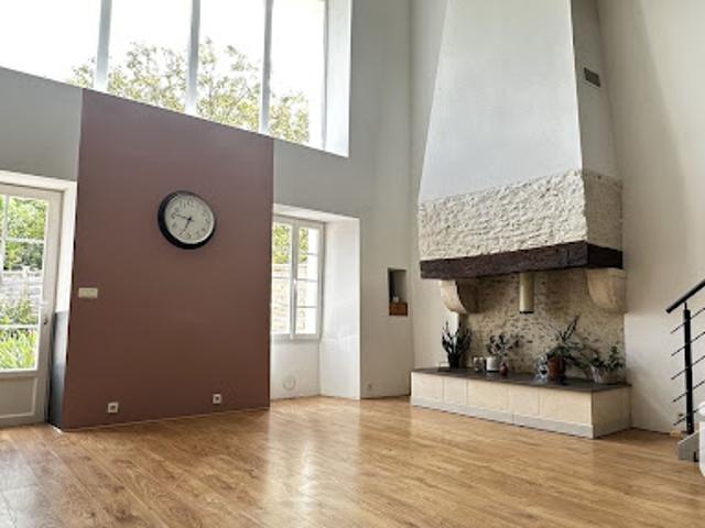 Vente Maison 11 pièces 268 m2 Fontaines d'Ozillac