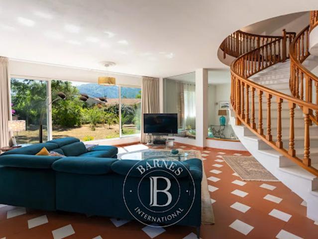 Vente Maison 11 pièces 270 m2 Bastia