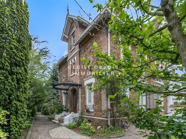 Vente Maison 11 pièces 272.4 m2 Saint maur des fosses