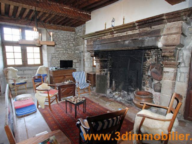 Vente Maison 11 pièces 272 m2 Lons le Saunier