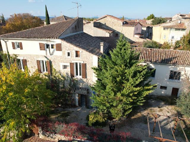 Vente Maison 11 pièces 277 m2 Saint jean de maruejols et avejan