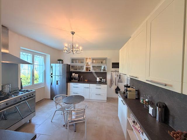 Vente Maison 11 pièces 279 m2 Parnac