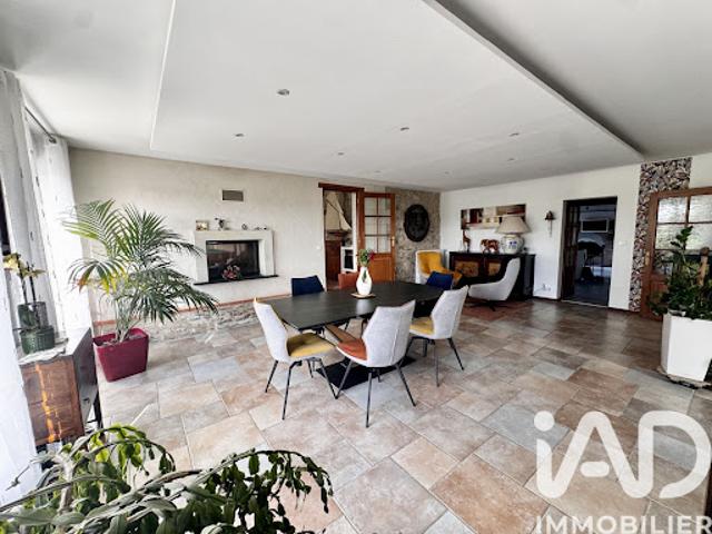 Vente Maison 11 pièces 279 m2 Saint Mathurin sur Loire