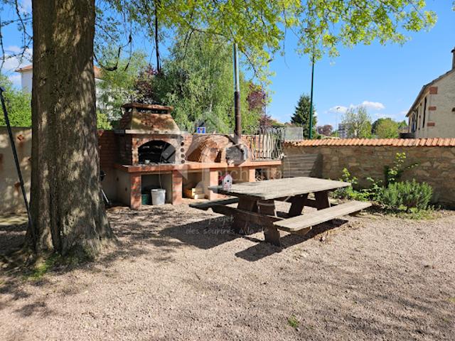 Vente Maison 11 pièces 280 m2 Lapalisse
