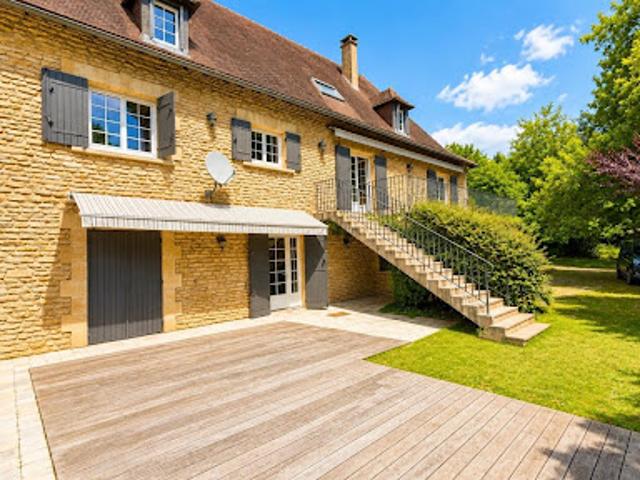 Vente Maison 11 pièces 286 m2 Eglise Neuve de Vergt