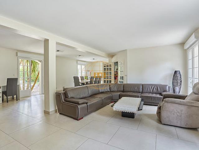 Vente Maison 11 pièces 293 m2 Pomponne