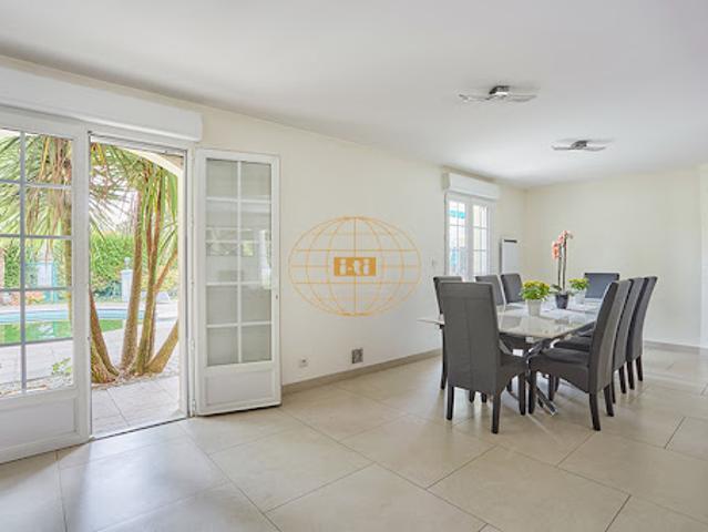 Vente Maison 11 pièces 293 m2 Pomponne