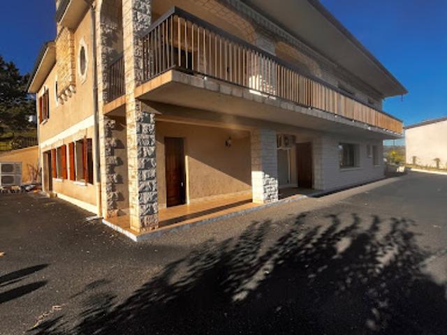 Vente Maison 11 pièces 290 m2 Objat