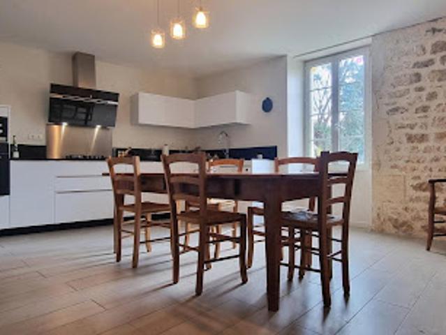 Vente Maison 11 pièces 292 m2 Bunzac