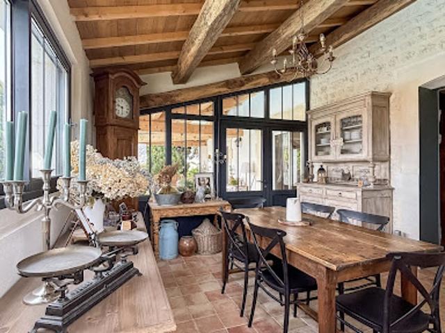 Vente Maison 11 pièces 297 m2 Mosnac