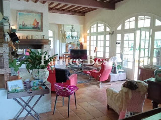 Vente Maison 11 pièces 295 m2 Flixecourt