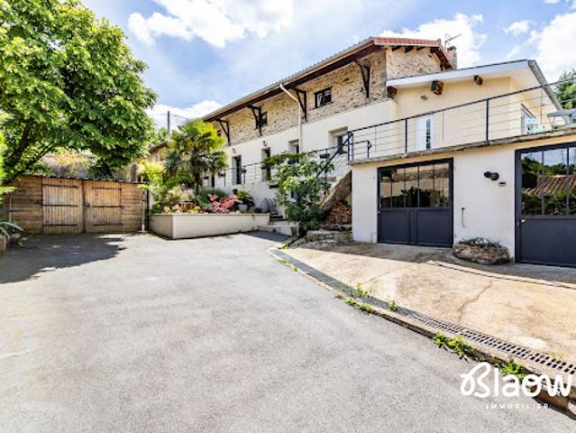 Vente Maison 11 pièces 215 m2 Saint Chamond
