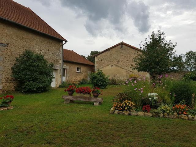 Vente Maison 11 pièces 223 m2 Montmorillon