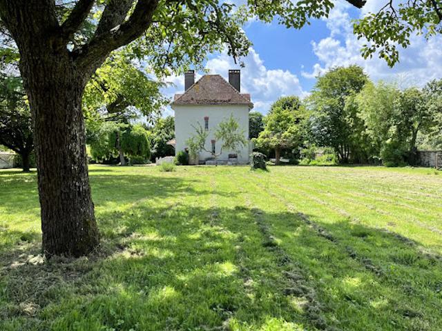 Vente Maison 11 pièces 220 m2 Eguzon Chantôme