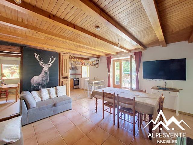 Vente Maison 11 pièces 221 m2 Saint Jean d'Aulps