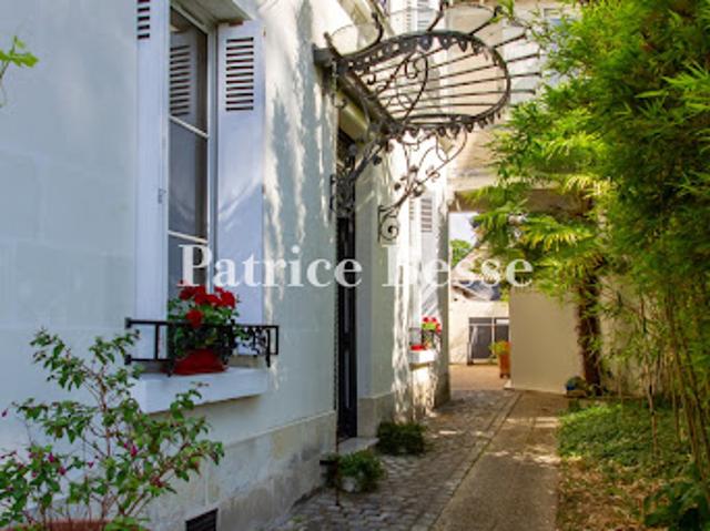 Vente Maison 11 pièces 222 m2 Tours