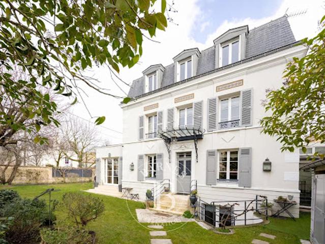 Vente Maison 11 pièces 225 m2 Chatou