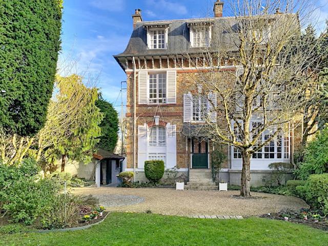 Vente Maison 11 pièces 226 m2 Le chesnay