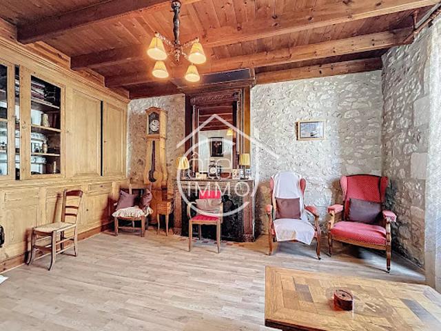 Vente Maison 11 pièces 229.9 m2 Saint Antoine de Breuilh